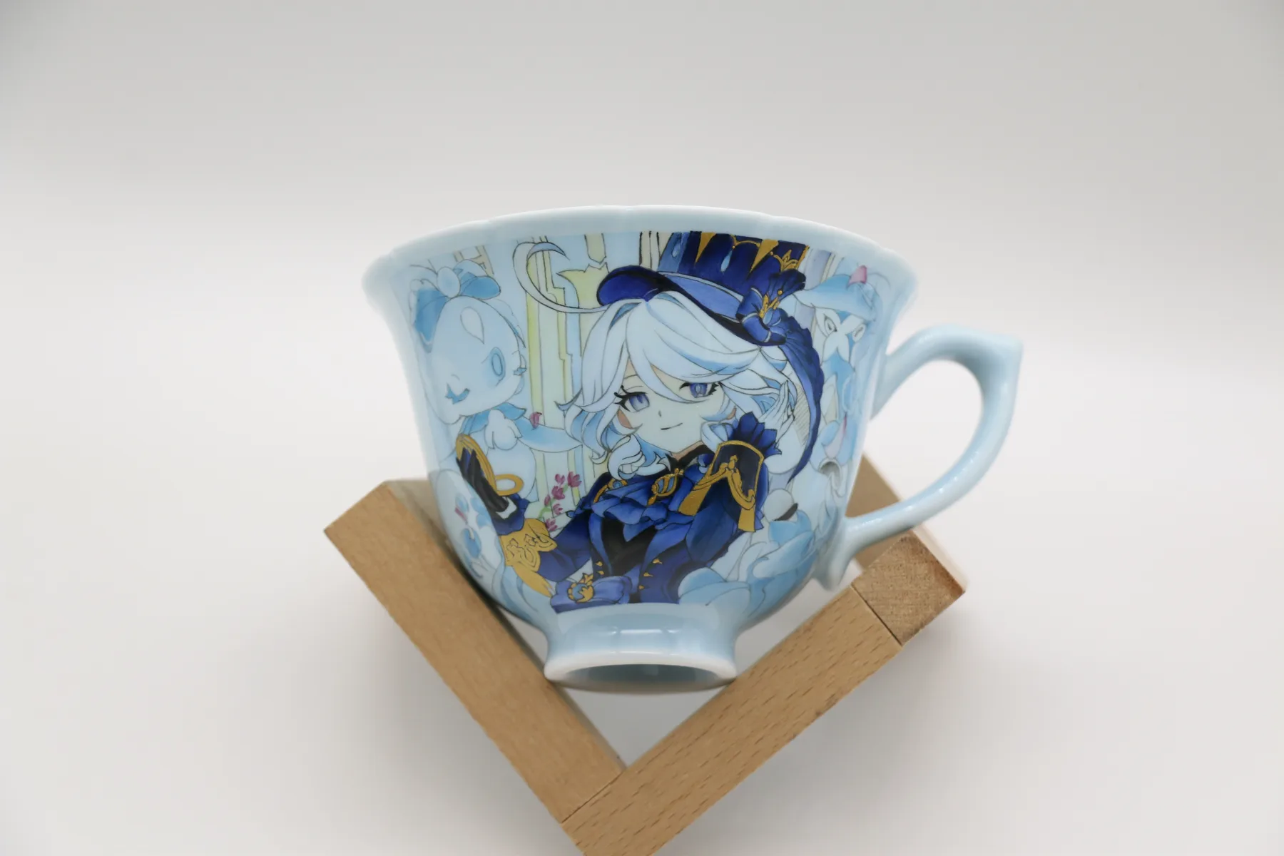 Hand-painted character porcelain cup